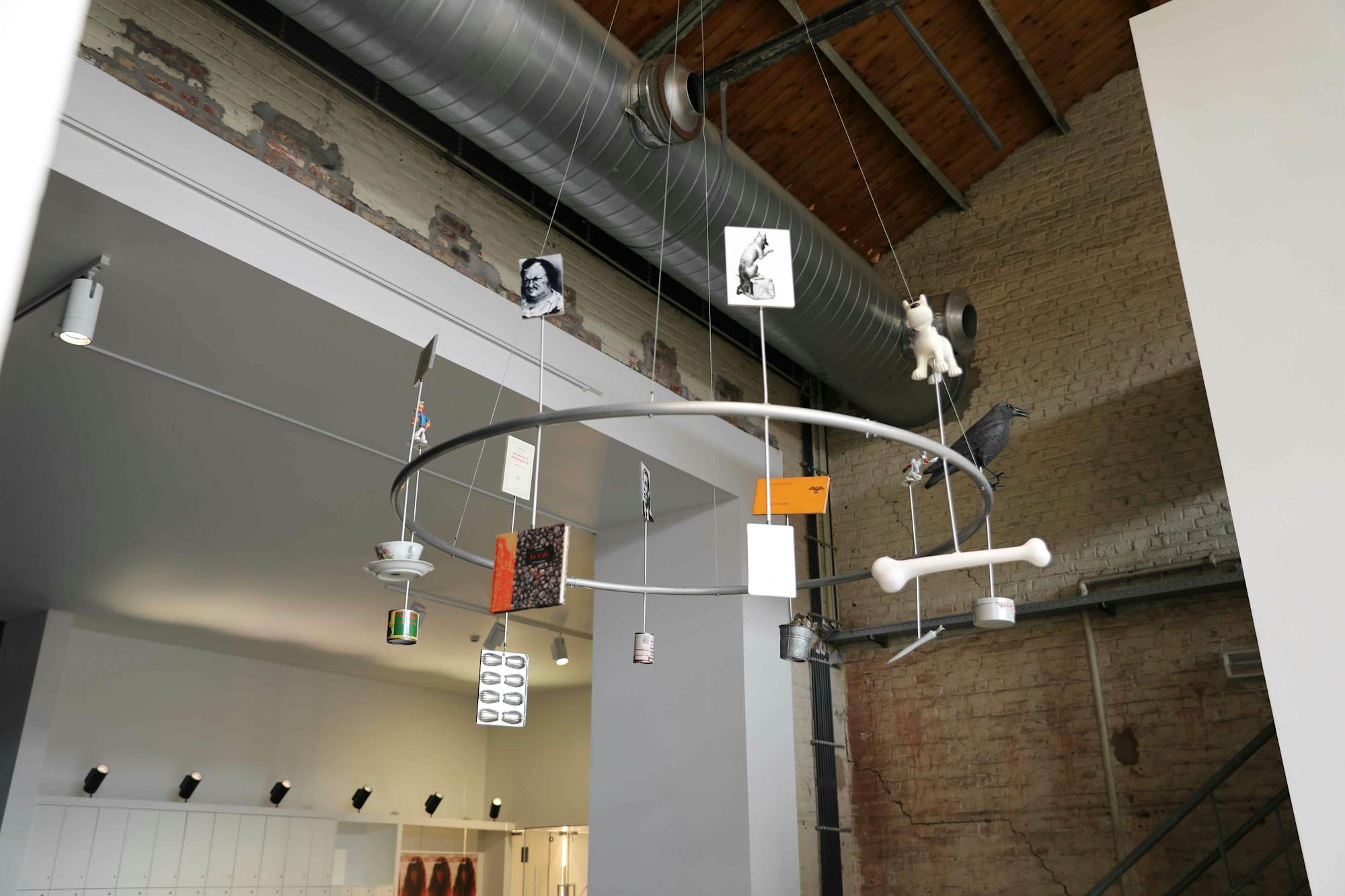 Eric Duyckaerts, "Corbeau, Renard, ....", 2007. Collection du BPS22. Photo : BPS22