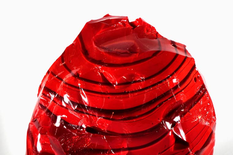Adrien Lucca, Bloc de verre rouge sélénium, 2023
