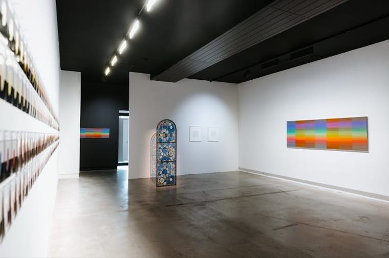 Le secret des couleurs, Vue de l'exposition Adrien Lucca au BPS22, 2023. Photo Leslie Artamonow.
