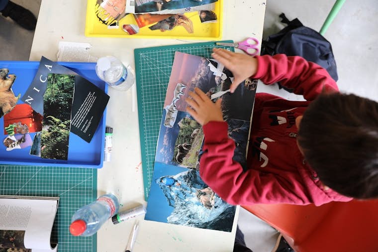 Atelier collage avec Laurent Mollet, juillet 2020 au BPS22. Photo BPS22