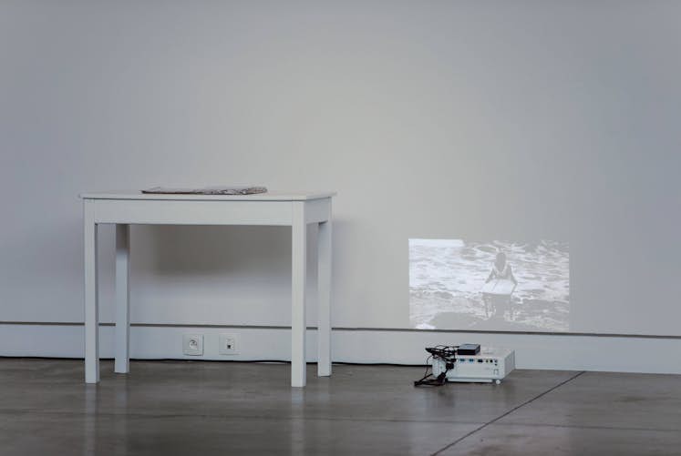 Sylvie PICHRIST, "Dessiner sur l'Océan", 2012. Exposition La Colère de Ludd, BPS22, 2020. Photo : Leslie Artamonow